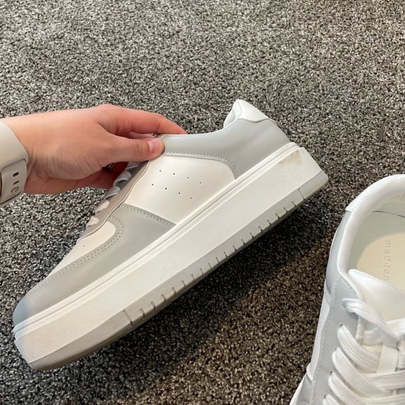 Steve Madden Sneakers - Picture 5 of 6